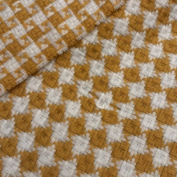 Yellow houndstooth print scarf - Picture 8 of 10